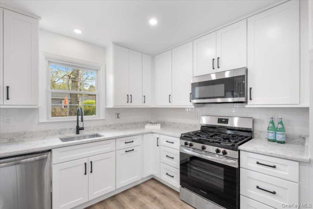 53 Jennings Road, White Plains, NY 10605 - Photo 5 of 23