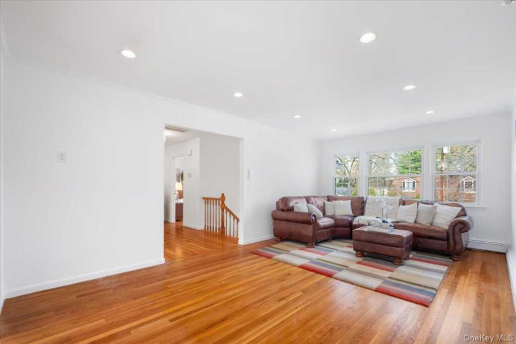 53 Jennings Road, White Plains, NY 10605 - Photo 8 of 23