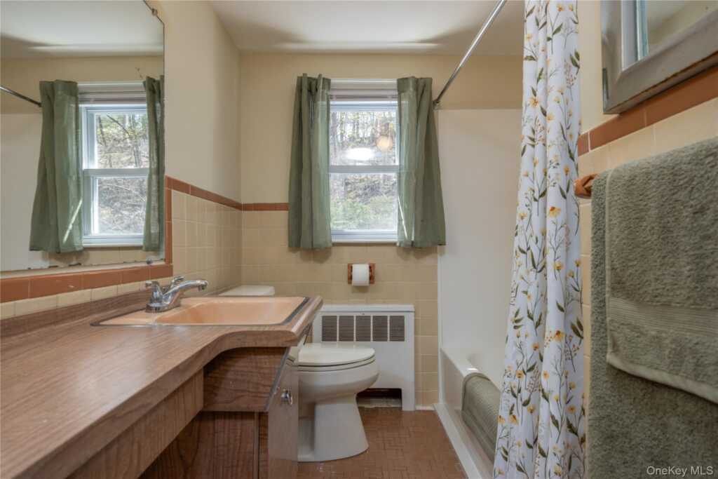 40 Graney Court, Pearl River, NY 10965 - Photo 18 of 24