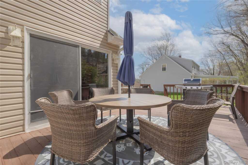 40 Graney Court, Pearl River, NY 10965 - Photo 19 of 24