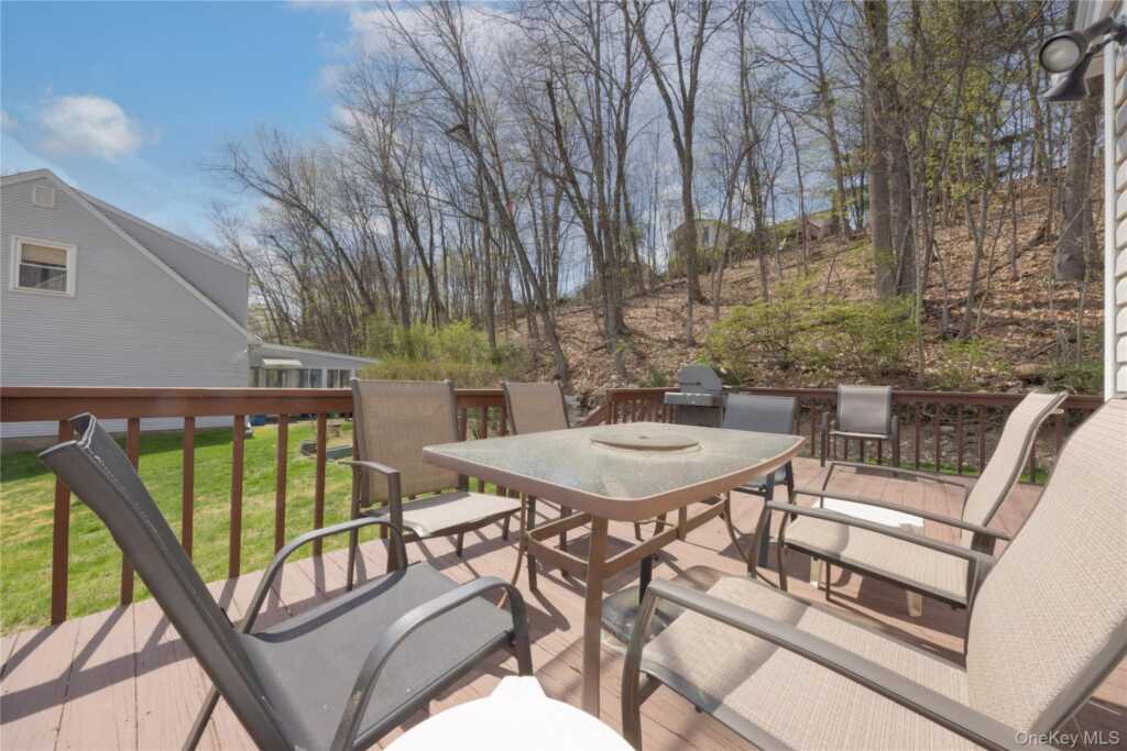 40 Graney Court, Pearl River, NY 10965 - Photo 20 of 24