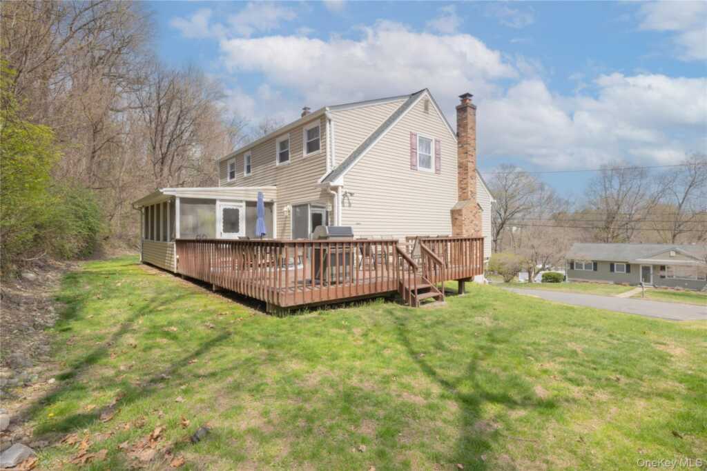 40 Graney Court, Pearl River, NY 10965 - Photo 21 of 24