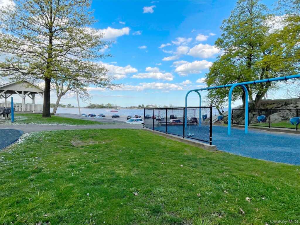25 Acacia, Unit #1, New Rochelle, NY 10805 - Photo 23 of 24