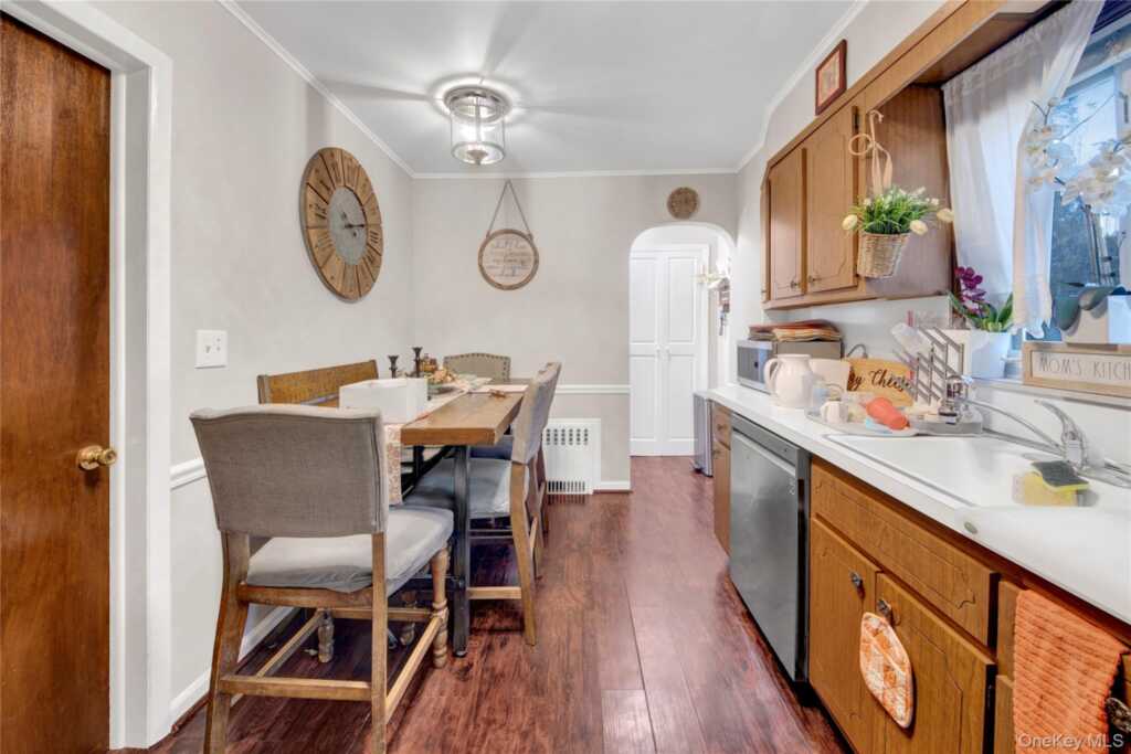 72 Park Avenue, White Plains, NY 10603 - Photo 9 of 33