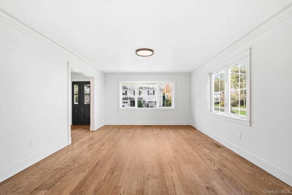 54 Lindbergh Avenue, Rye, NY 10580 - Photo 3 of 28