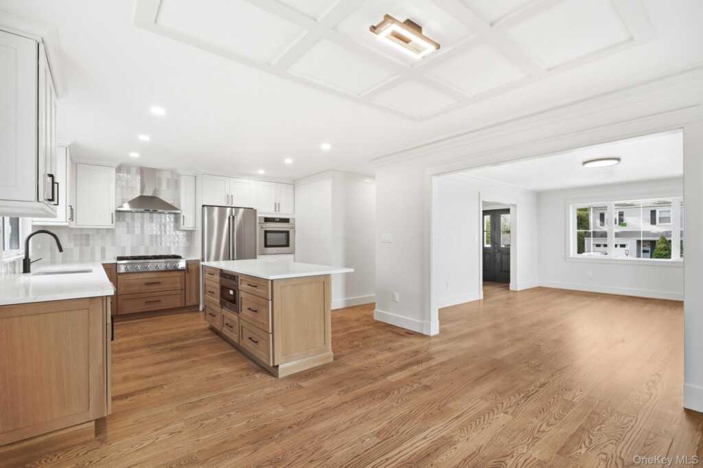 54 Lindbergh Avenue, Rye, NY 10580 - Photo 6 of 28