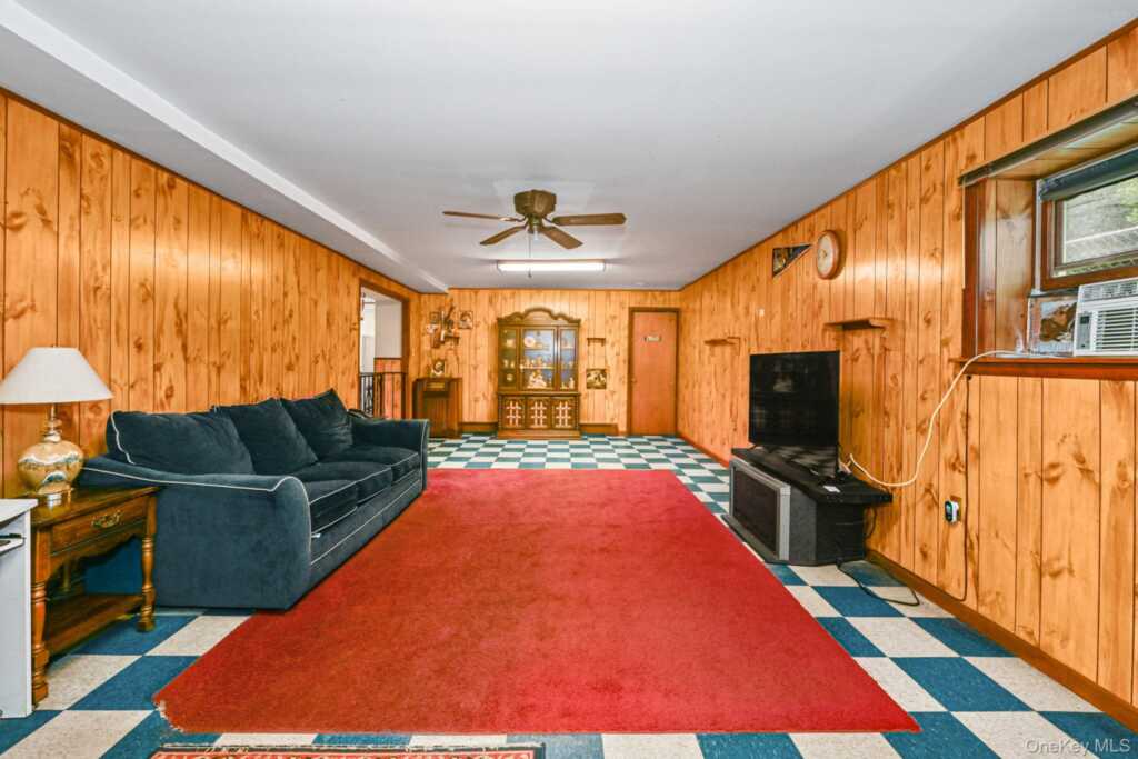 32 Chase Avenue, White Plains, NY 10606 - Photo 25 of 39