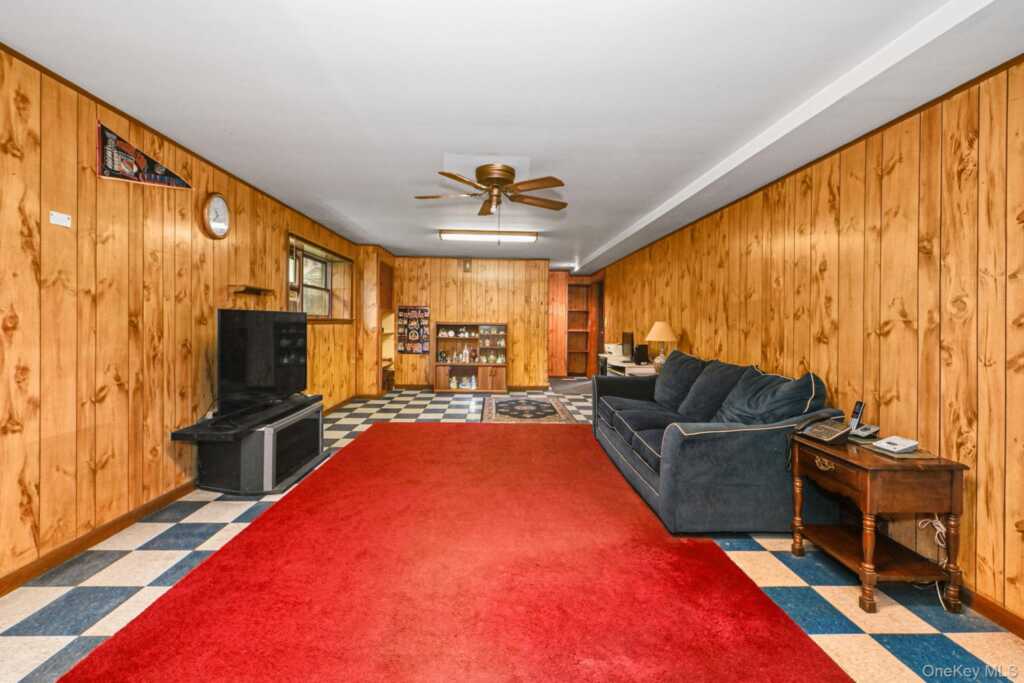 32 Chase Avenue, White Plains, NY 10606 - Photo 26 of 39