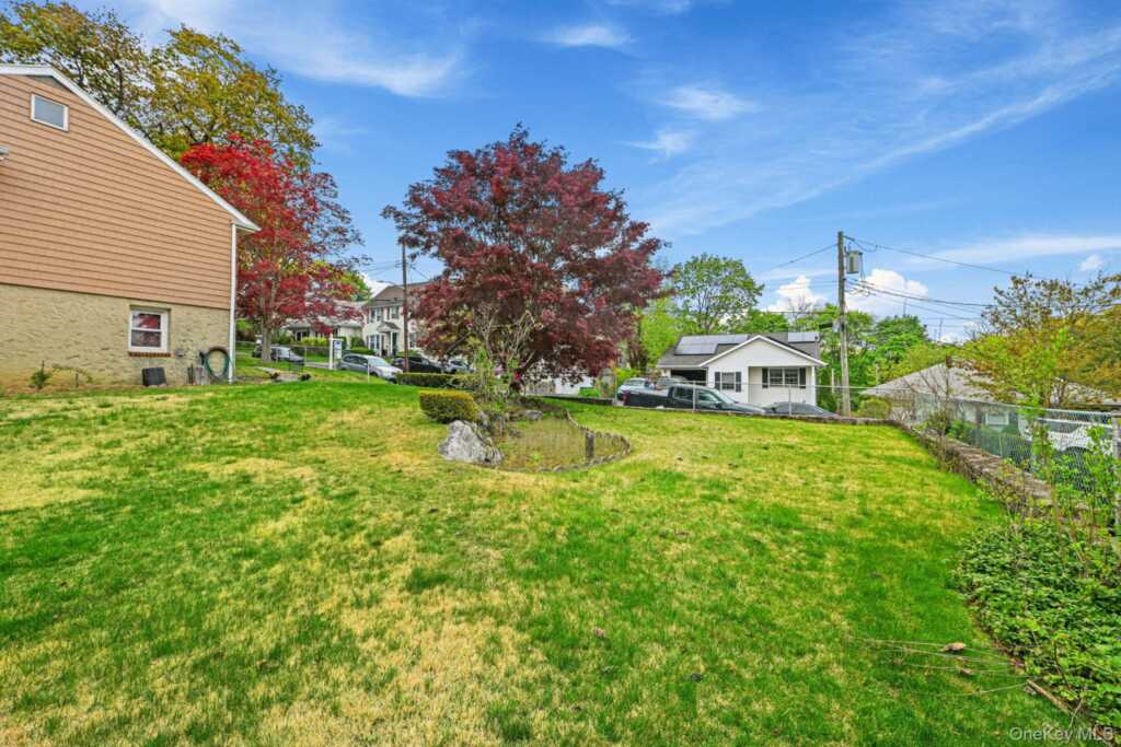 32 Chase Avenue, White Plains, NY 10606 - Photo 34 of 39