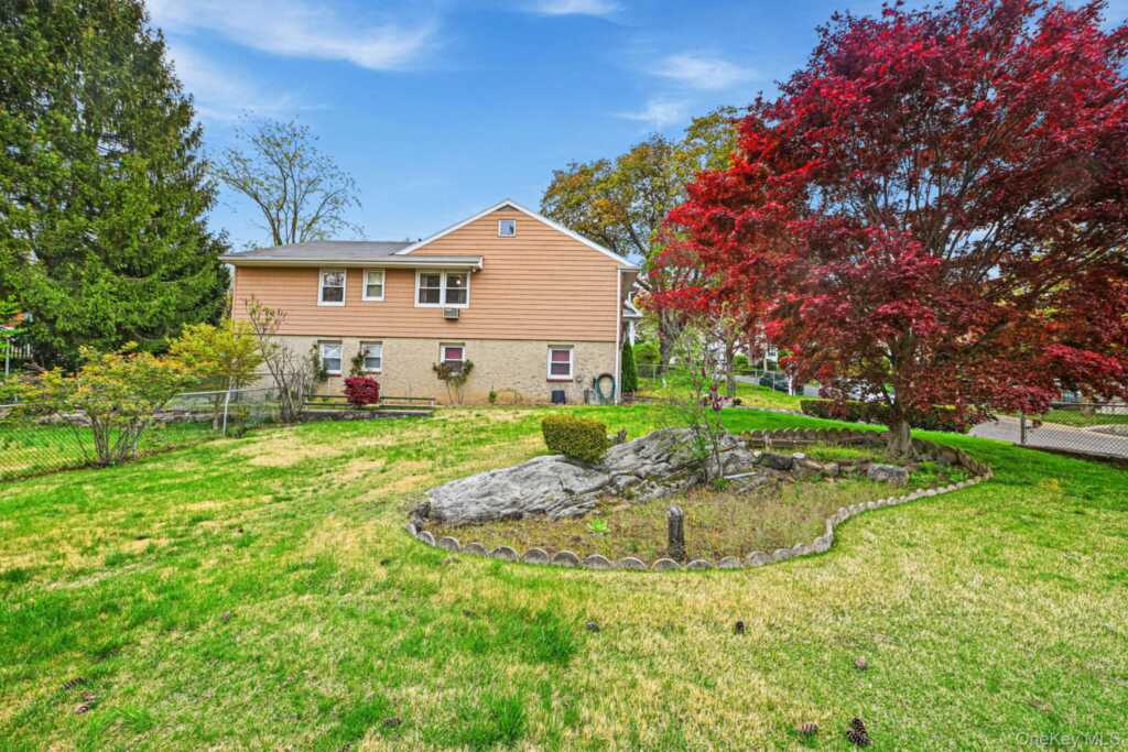 32 Chase Avenue, White Plains, NY 10606 - Photo 36 of 39