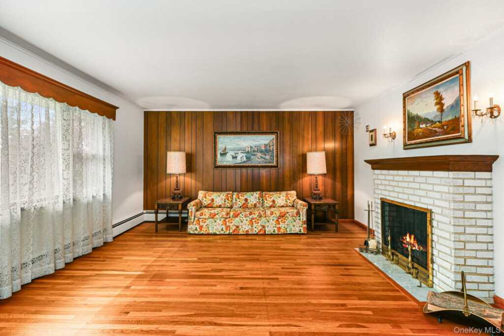 32 Chase Avenue, White Plains, NY 10606 - Photo 5 of 39