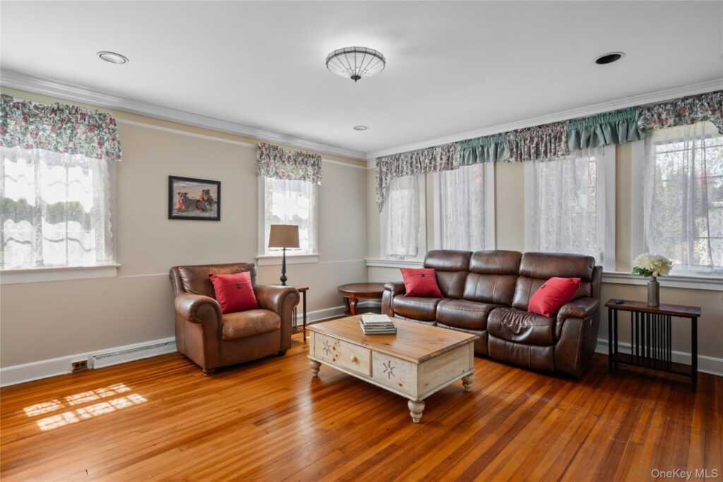 1 Pembroke Street, New Rochelle, NY 10801 - Photo 10 of 47