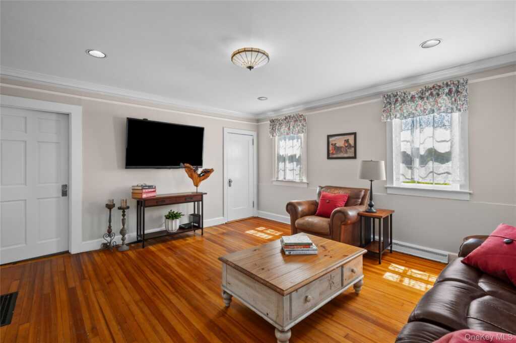 1 Pembroke Street, New Rochelle, NY 10801 - Photo 11 of 47