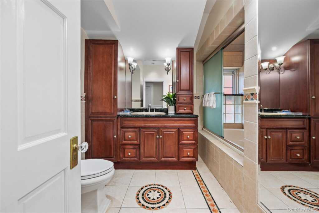 1 Pembroke Street, New Rochelle, NY 10801 - Photo 26 of 47