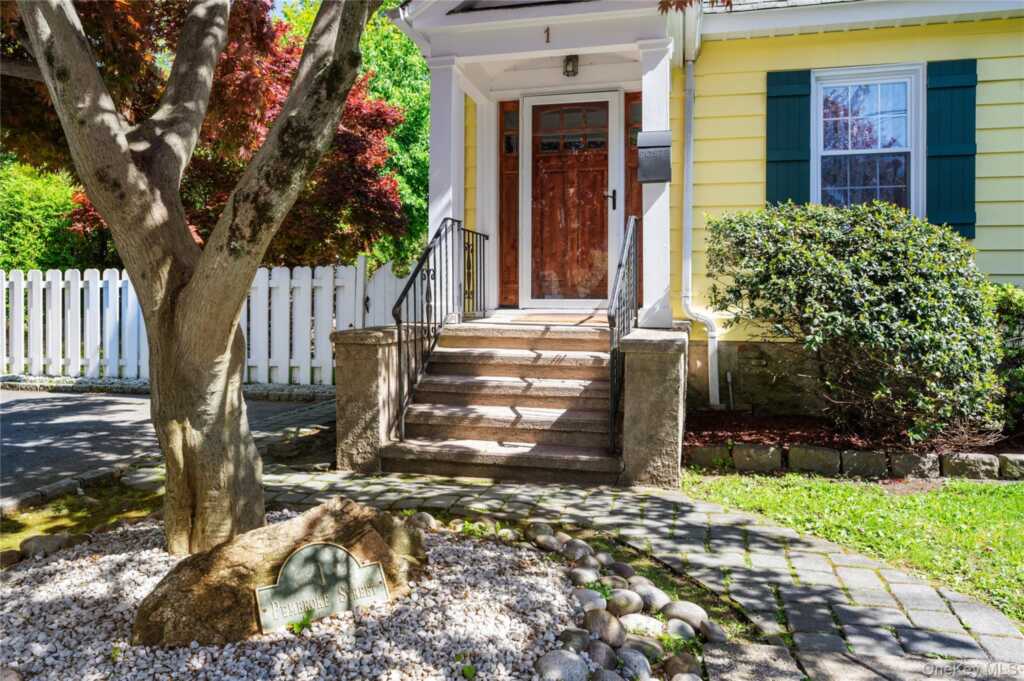 1 Pembroke Street, New Rochelle, NY 10801 - Photo 3 of 47