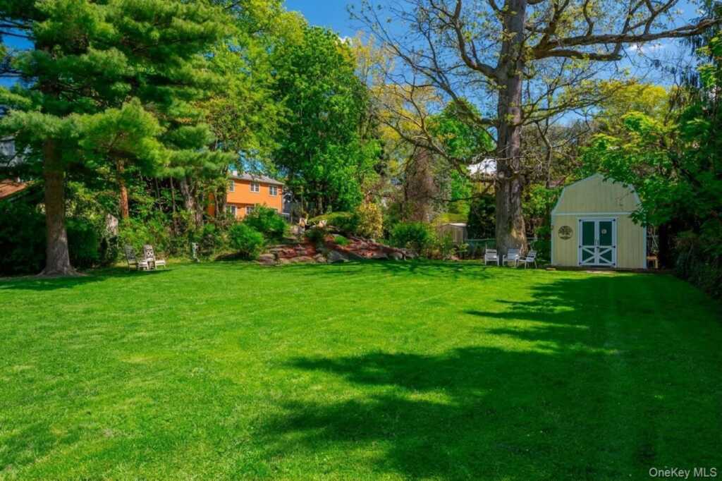 1 Pembroke Street, New Rochelle, NY 10801 - Photo 41 of 47