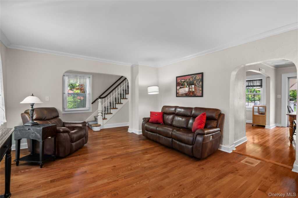1 Pembroke Street, New Rochelle, NY 10801 - Photo 6 of 47