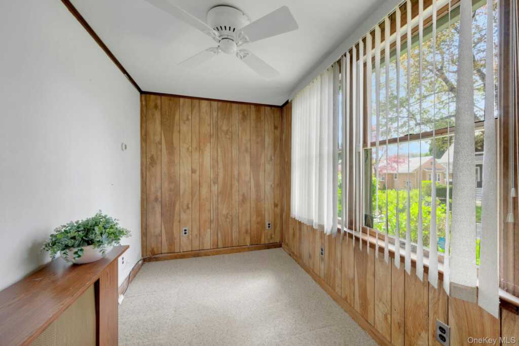 35 Chase Avenue, White Plains, NY 10606 - Photo 15 of 37