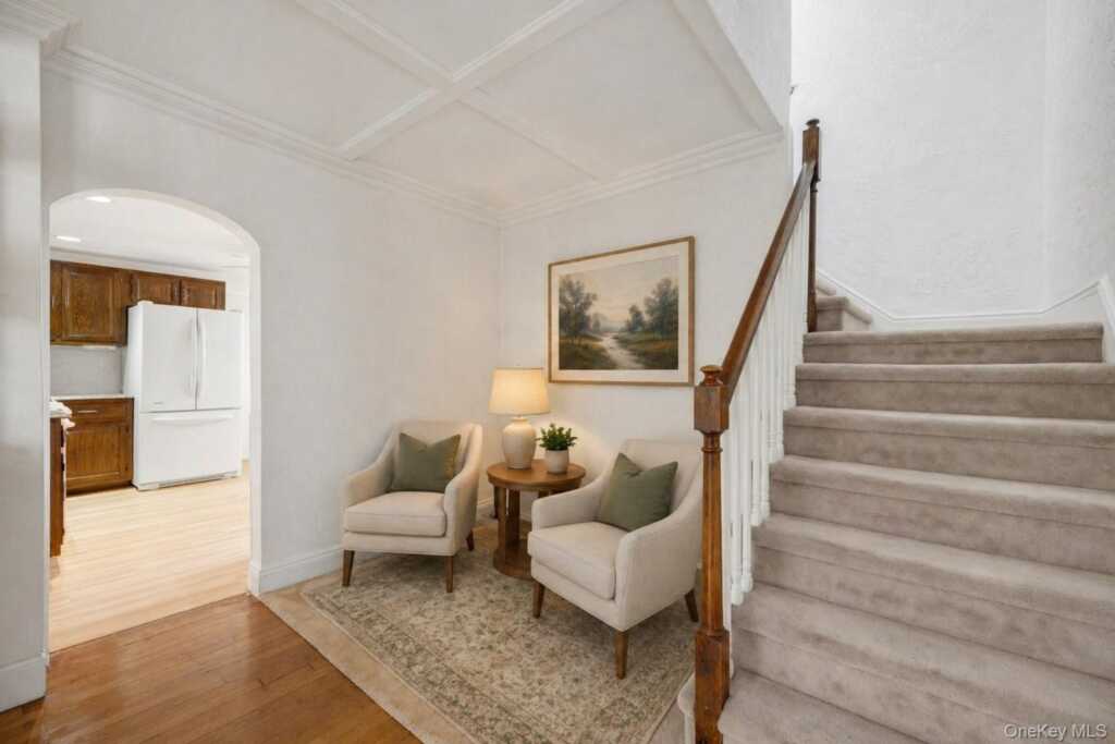 35 Chase Avenue, White Plains, NY 10606 - Photo 17 of 37