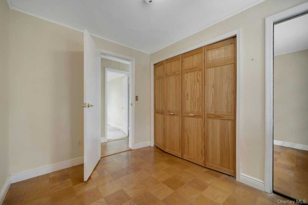 35 Chase Avenue, White Plains, NY 10606 - Photo 25 of 37