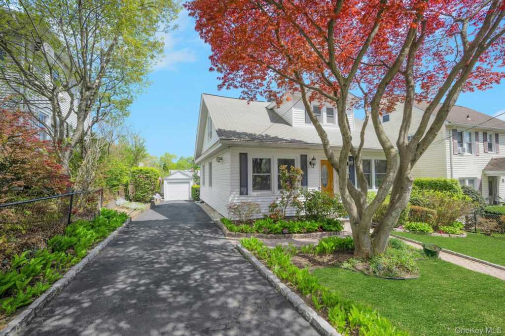 35 Chase Avenue, White Plains, NY 10606 - Photo 28 of 37
