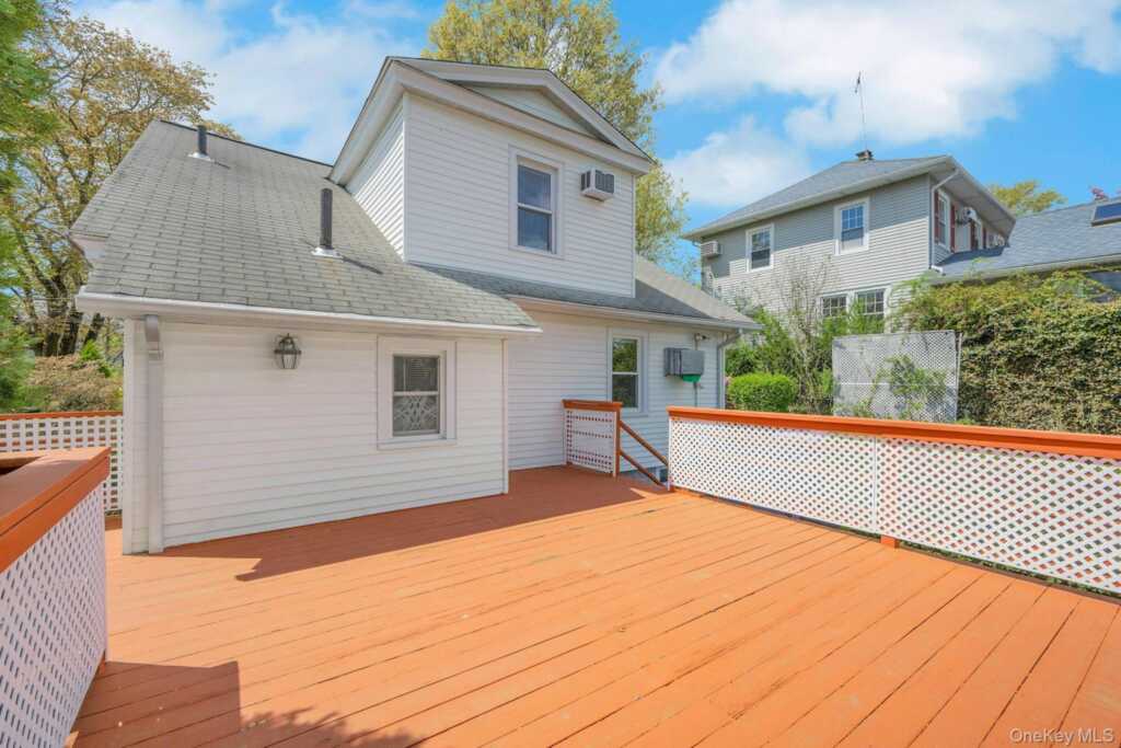 35 Chase Avenue, White Plains, NY 10606 - Photo 31 of 37