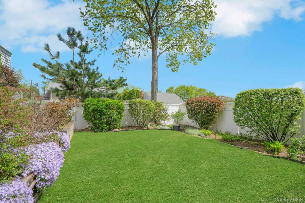 35 Chase Avenue, White Plains, NY 10606 - Photo 32 of 37