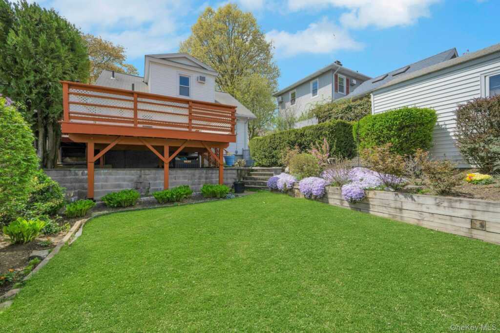 35 Chase Avenue, White Plains, NY 10606 - Photo 33 of 37