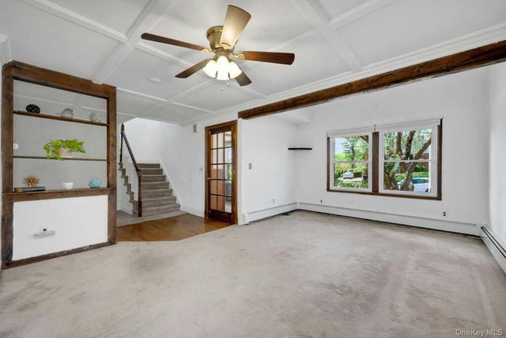 35 Chase Avenue, White Plains, NY 10606 - Photo 4 of 37