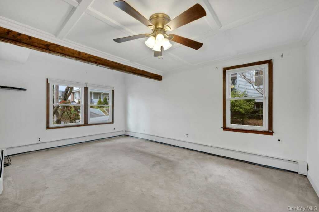 35 Chase Avenue, White Plains, NY 10606 - Photo 5 of 37