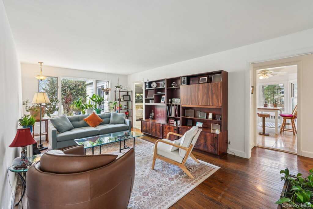 254 Congers Road, New City, NY 10956 - Photo 3 of 36