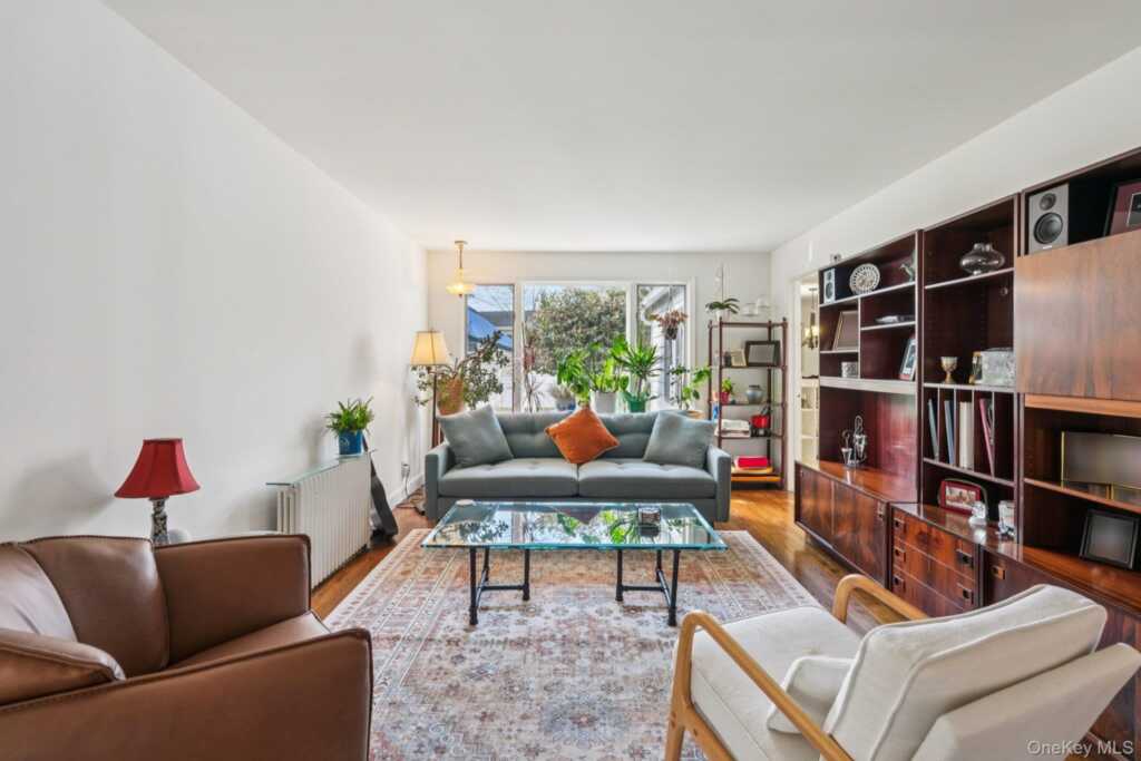 254 Congers Road, New City, NY 10956 - Photo 4 of 36