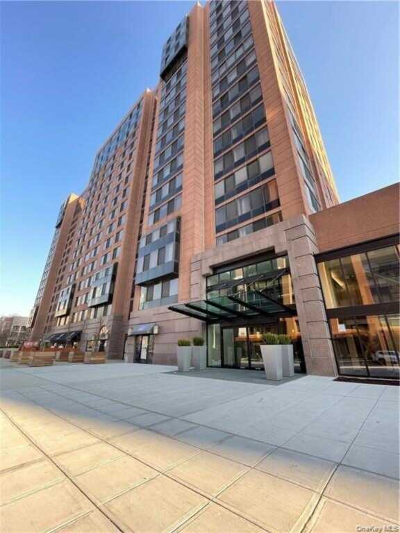 4 Martine Avenue, Unit #814, White Plains, NY 10606