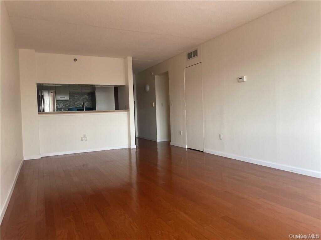 4 Martine Avenue, Unit #814, White Plains, NY 10606 - Photo 8 of 9
