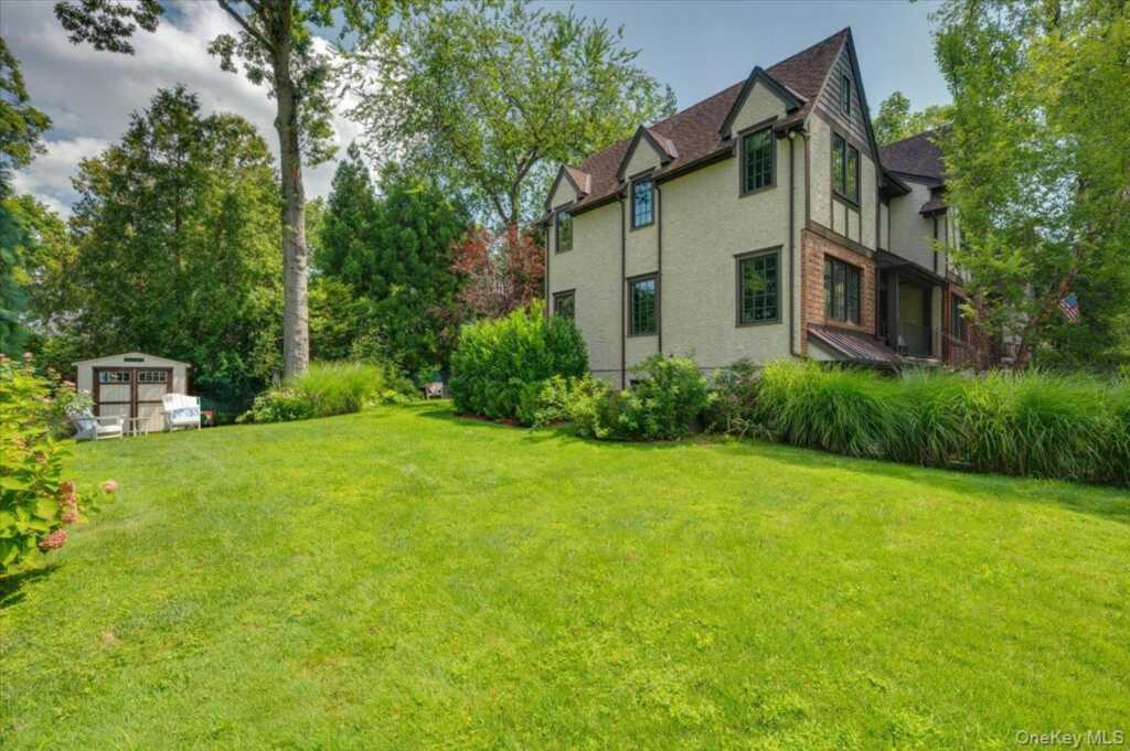 30 Lindbergh Avenue, Rye, NY 10580 - Photo 31 of 36