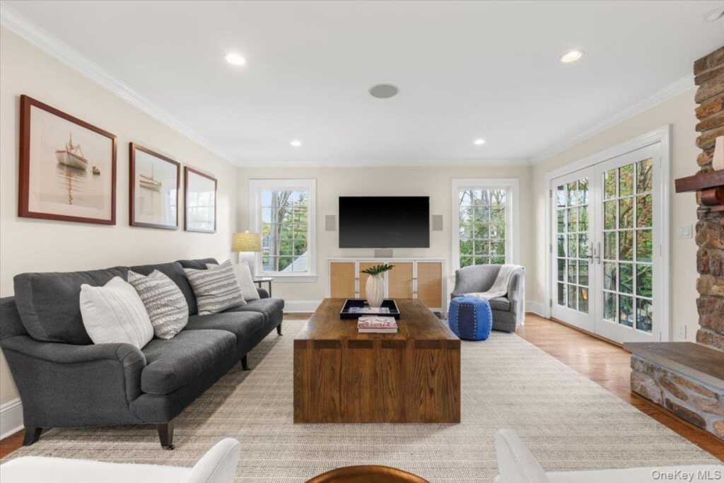 30 Lindbergh Avenue, Rye, NY 10580 - Photo 6 of 36