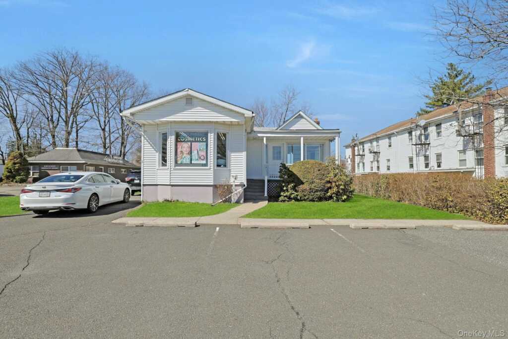 3 Grandview Avenue, Nanuet, NY 10954 - Photo 3 of 38