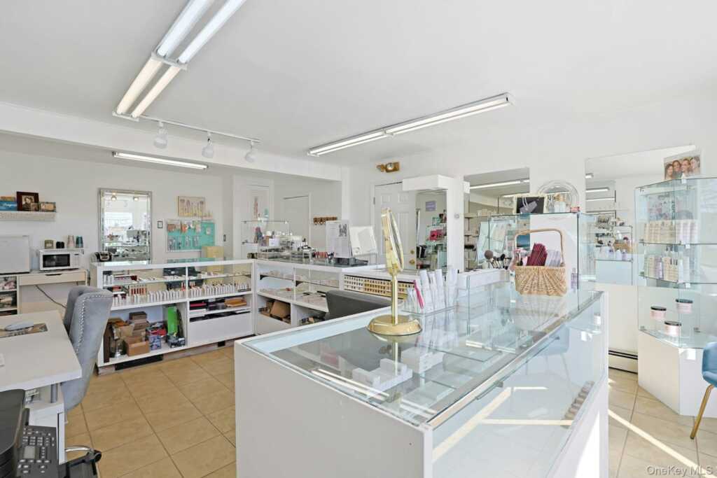 3 Grandview Avenue, Nanuet, NY 10954 - Photo 9 of 38