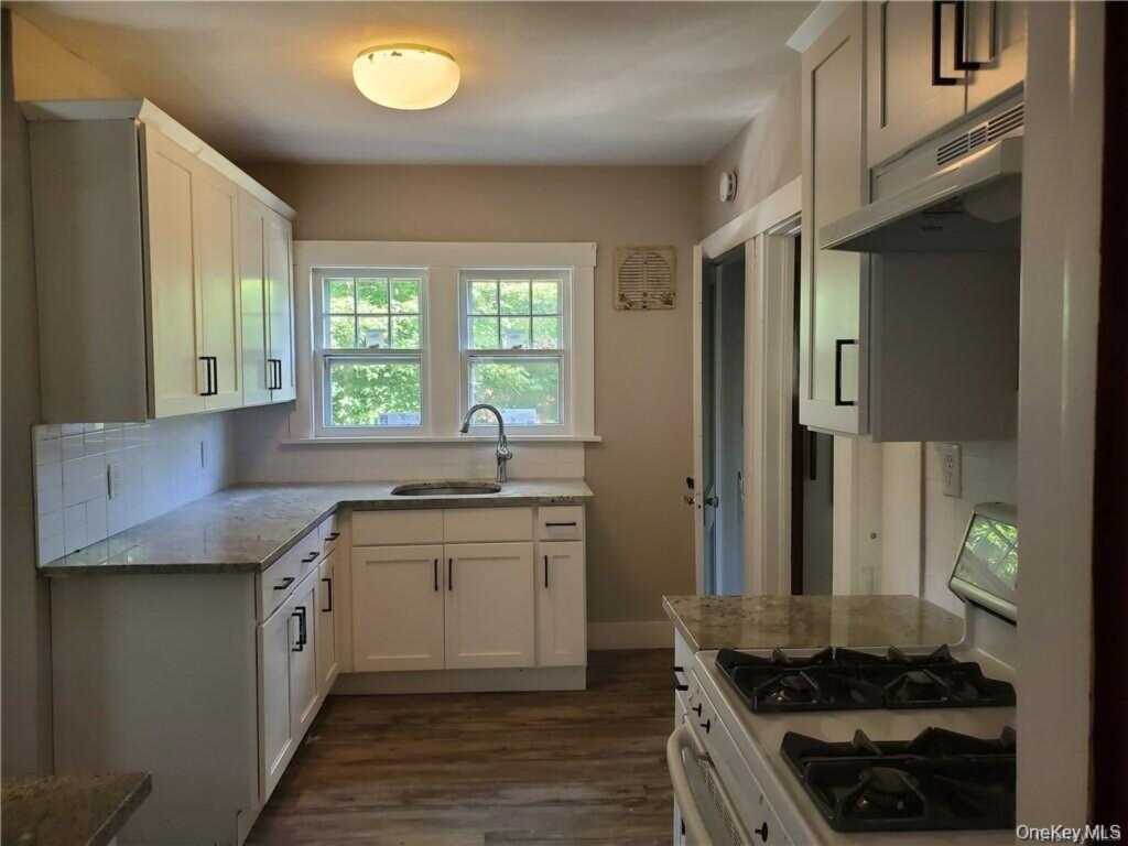 1 Myrtle Avenue, Suffern, NY 10901 - Photo 4 of 19