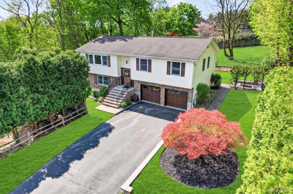 8 Cartwright Road, Stony Point, NY 10980