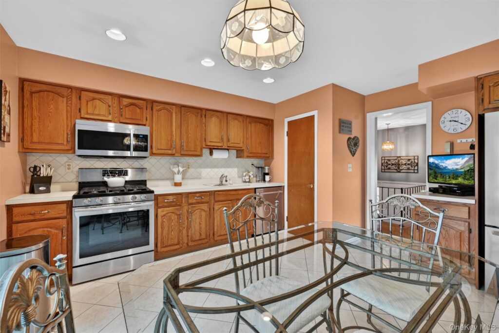 8 Cartwright Road, Stony Point, NY 10980 - Photo 16 of 42