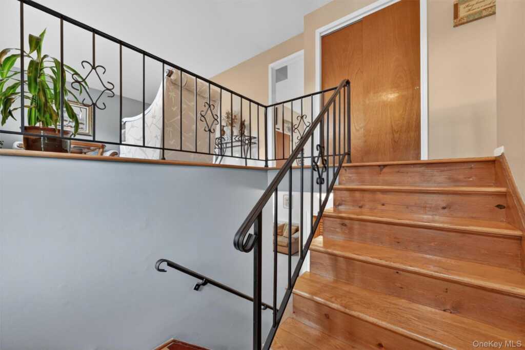 8 Cartwright Road, Stony Point, NY 10980 - Photo 6 of 42