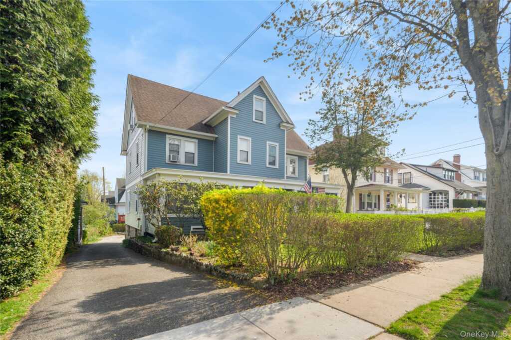 12 Marathon Place, Rye, NY 10573 - Photo 3 of 47