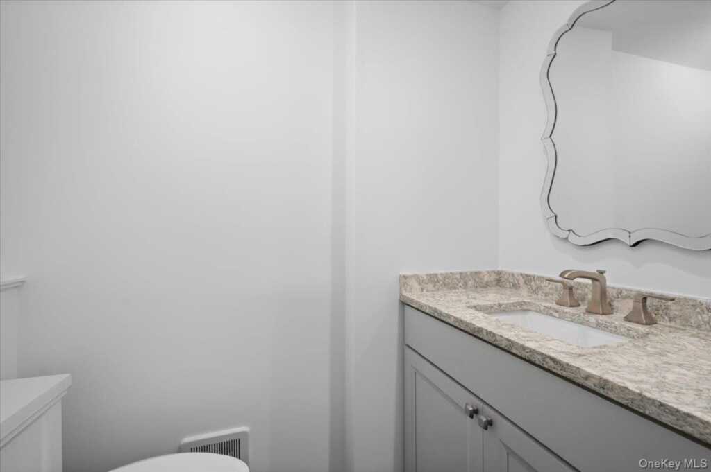 8 Fairlawn Parkway, Rye, NY 10573 - Photo 17 of 25