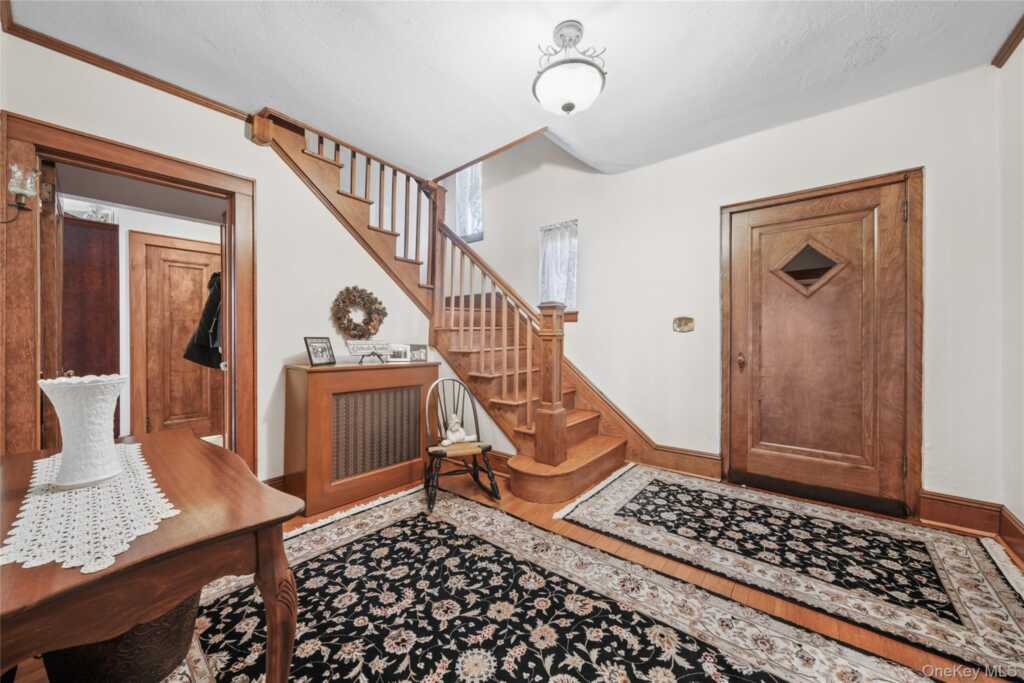 39 Park Circle, White Plains, NY 10603 - Photo 10 of 40