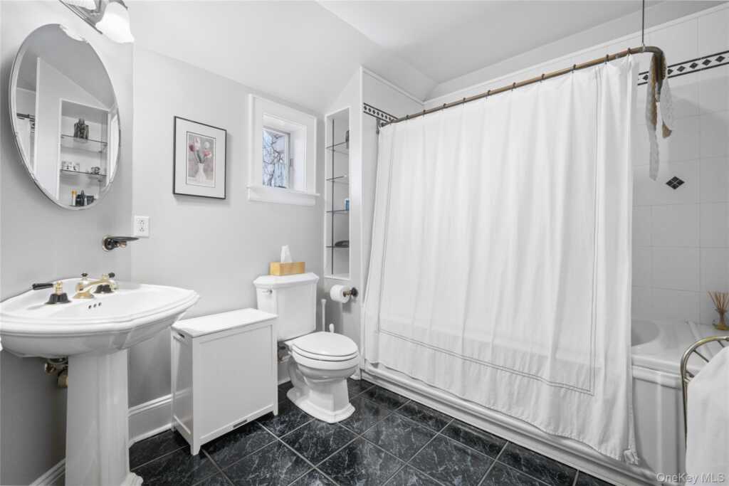 39 Park Circle, White Plains, NY 10603 - Photo 24 of 40