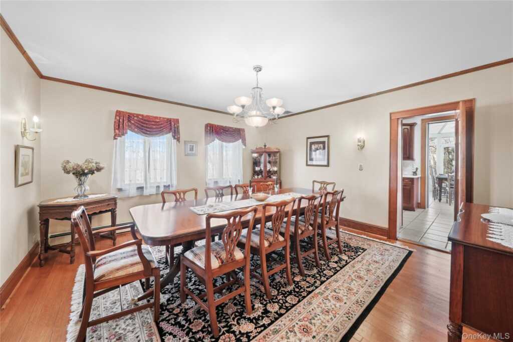 39 Park Circle, White Plains, NY 10603 - Photo 3 of 40