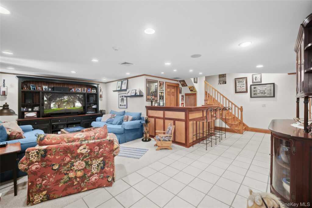 39 Park Circle, White Plains, NY 10603 - Photo 32 of 40