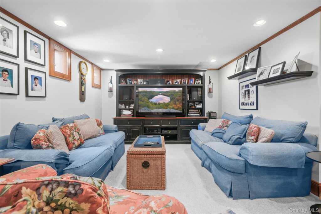 39 Park Circle, White Plains, NY 10603 - Photo 33 of 40