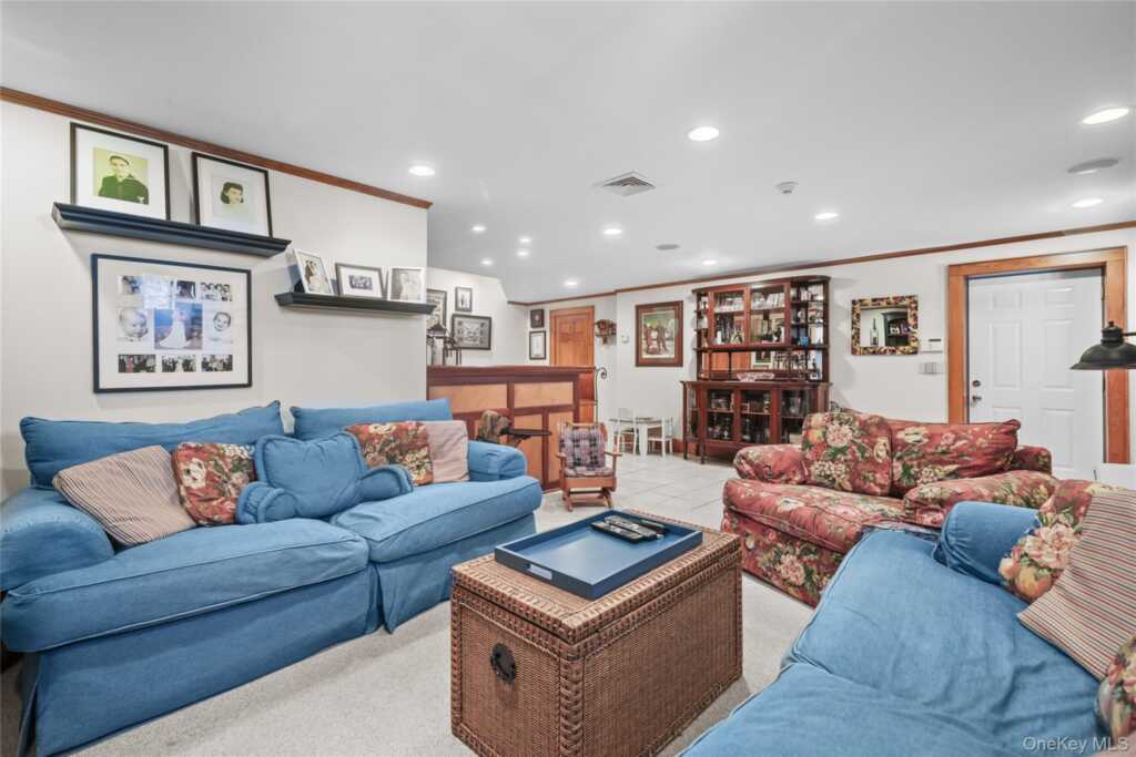 39 Park Circle, White Plains, NY 10603 - Photo 34 of 40